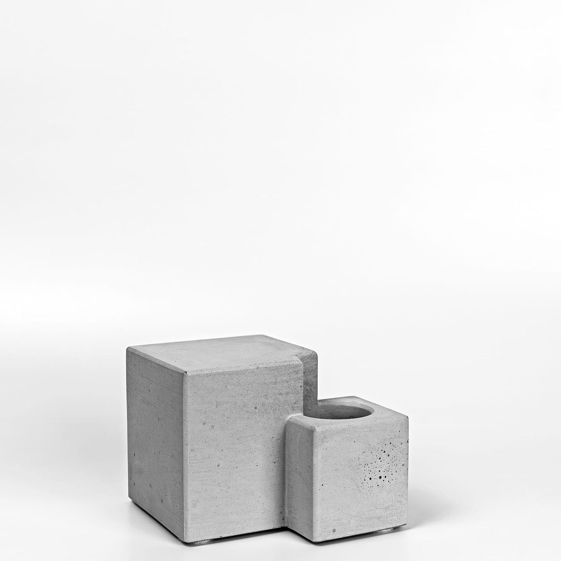 Beton Vase Core Diagonalansicht Sockel