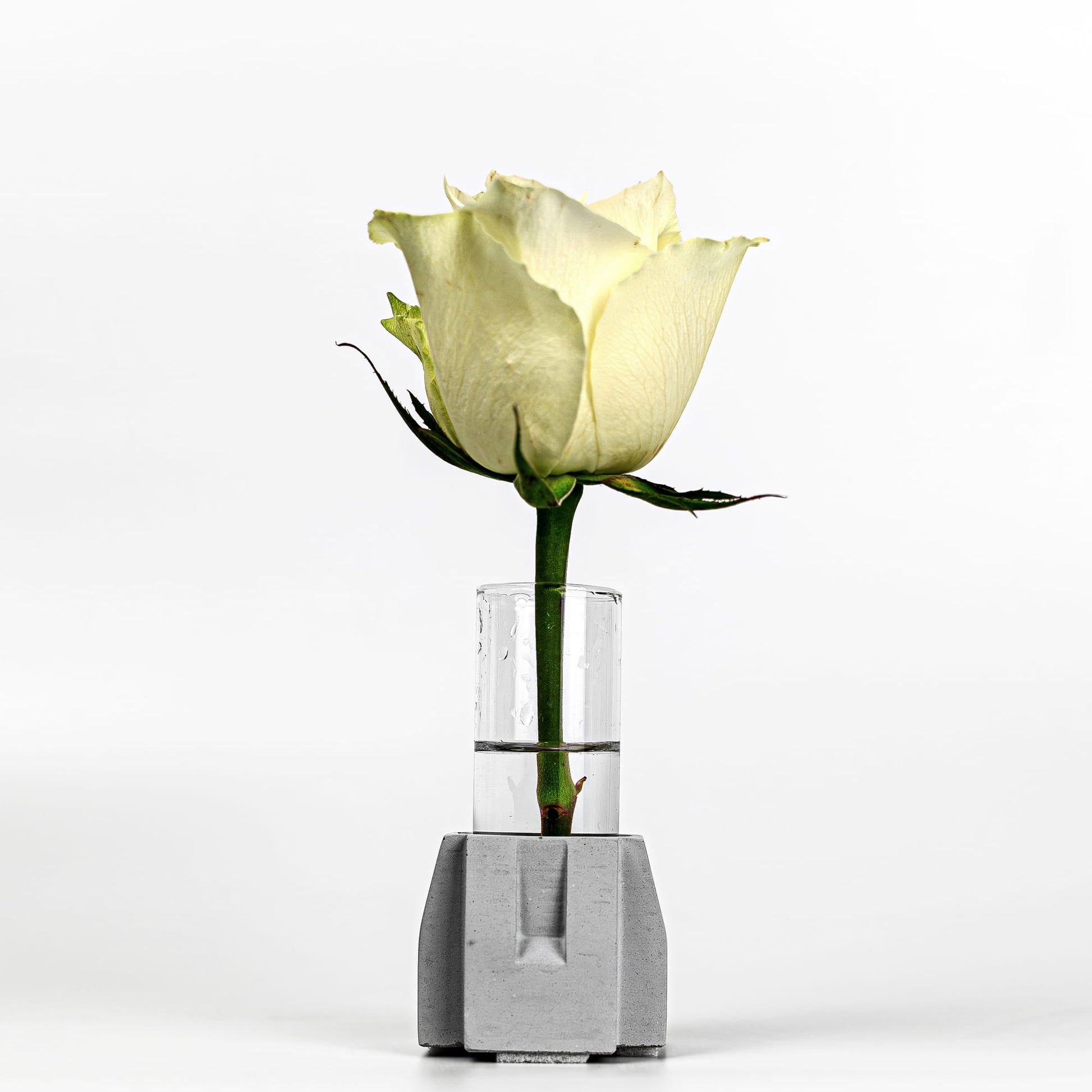 Beton Vase Pillar Seitenansicht
