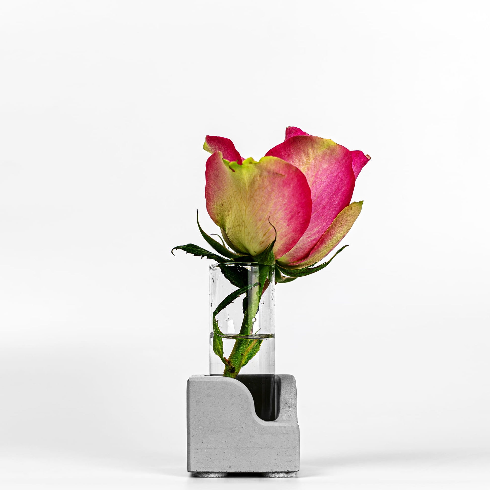 Beton Vase Pocket Seitenansicht