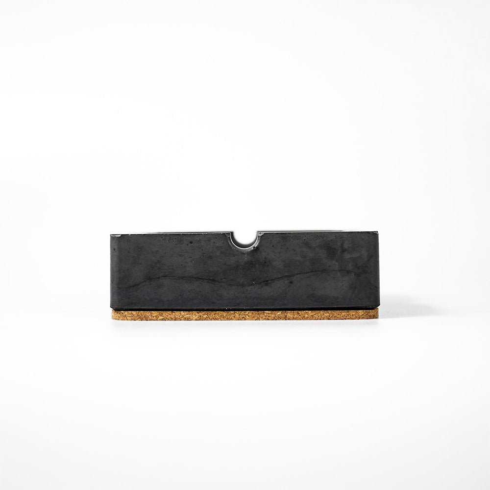 aschenbecher aus beton klassisch schwarz nah