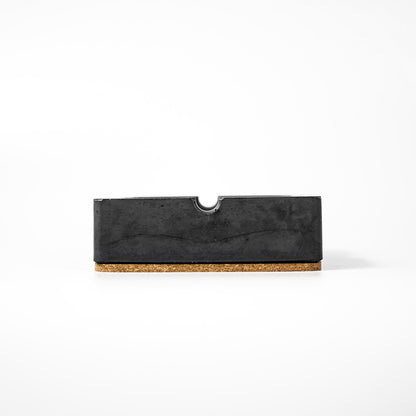 aschenbecher aus beton klassisch schwarz nah