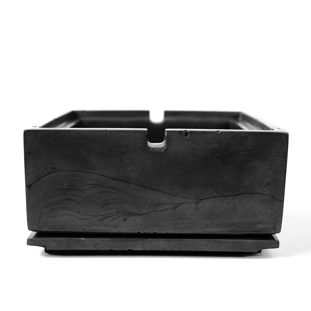 Großer Design Aschenbecher aus Beton, Gumminoppen, schwarz, Deckel unter Aschenbecher