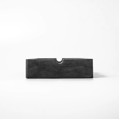 Seitliche Ansicht, Beton Aschenbecher ohne Korkboden, schwarz