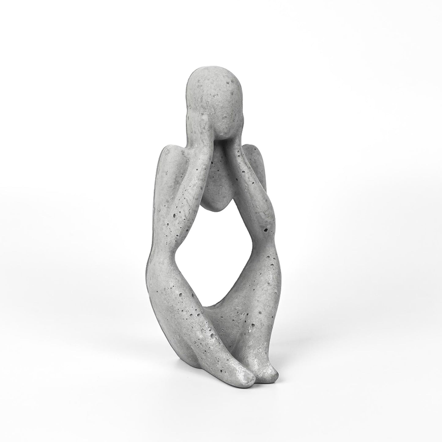 beton-figur-skulptur-denkend-1-seite