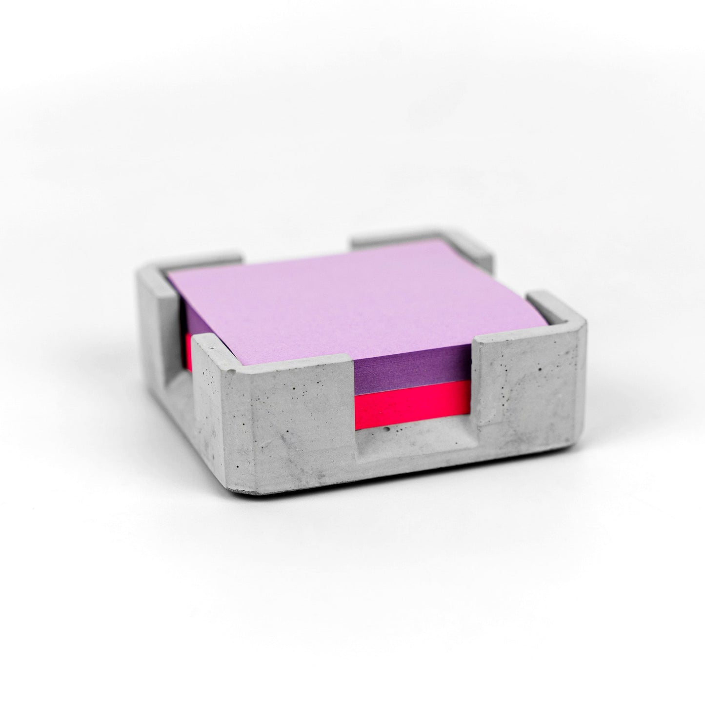 Post-it Halter aus Beton Gesamtansicht Post-its