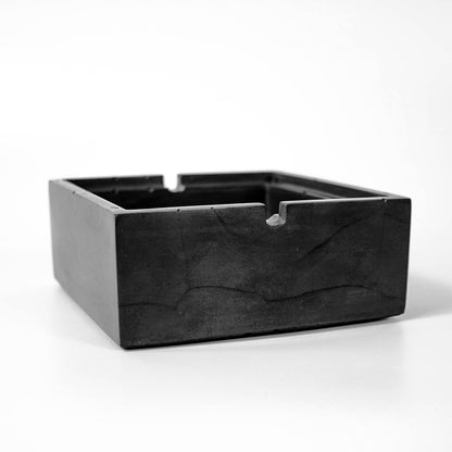 Designer Aschenbecher aus Beton, Detailansicht ohne Deckel, schwarz