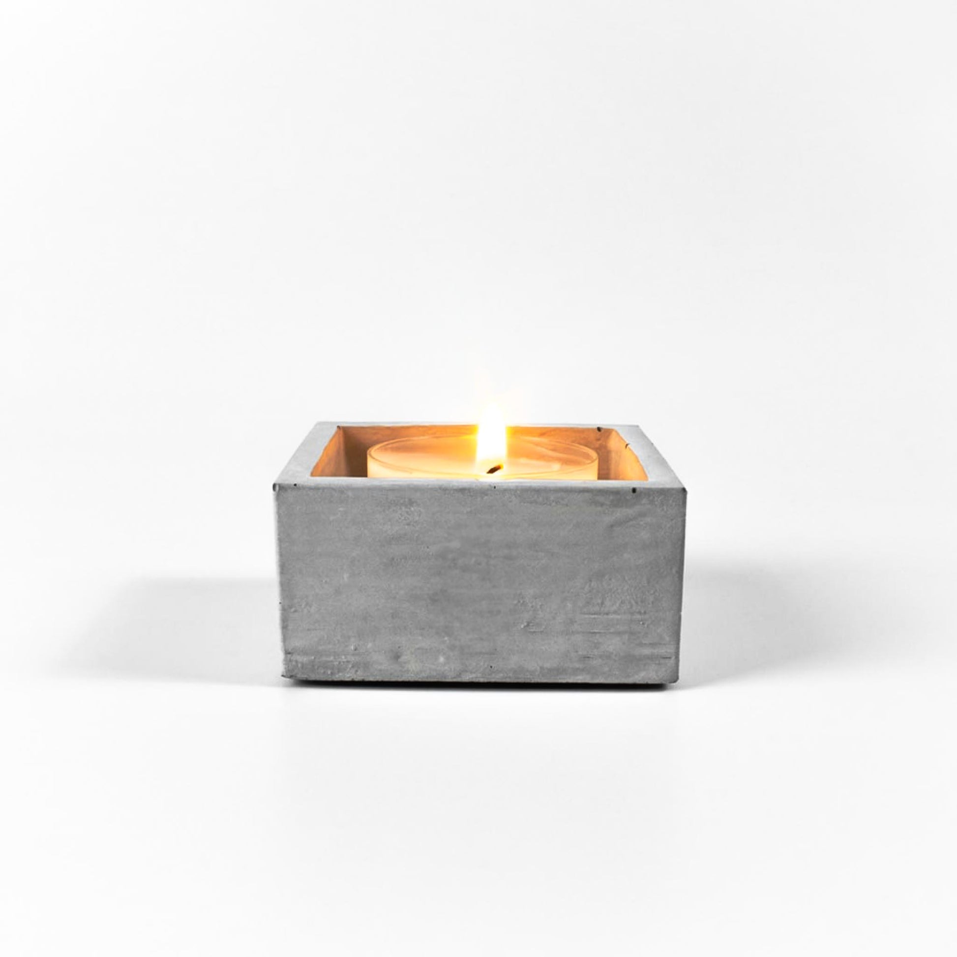 eckiger design teelichthalter beton