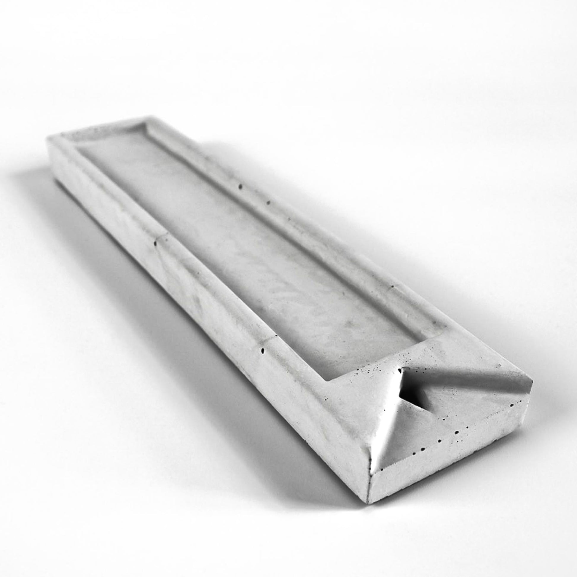 raeucherstaebchenhalter beton gesamtansicht diagonal