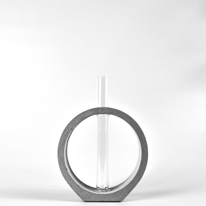 reagenzglas-vase-beton-kreis-frontal