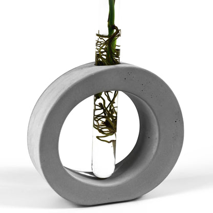 reagenzglas-vase-beton-oval-nahaufnahme-seitlich