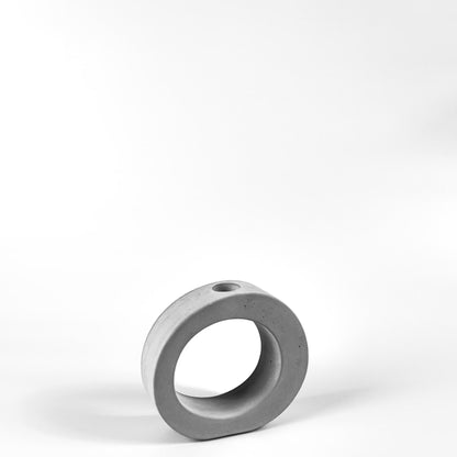 reagenzglas-vase-beton-oval-ohne-glas-seitlich