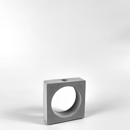 reagenzglas-vase-beton-quadrat-ohne-glas-seitlich