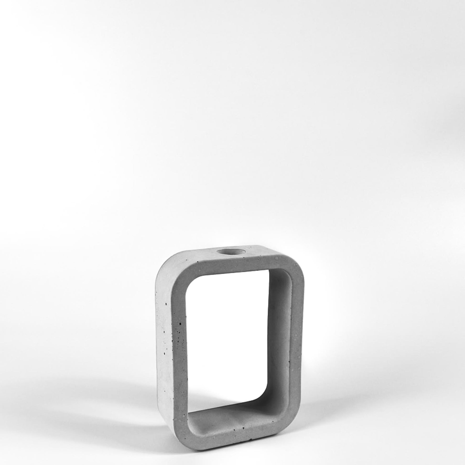 reagenzglas-vase-beton-rechteck-ohne-glas-seitlich