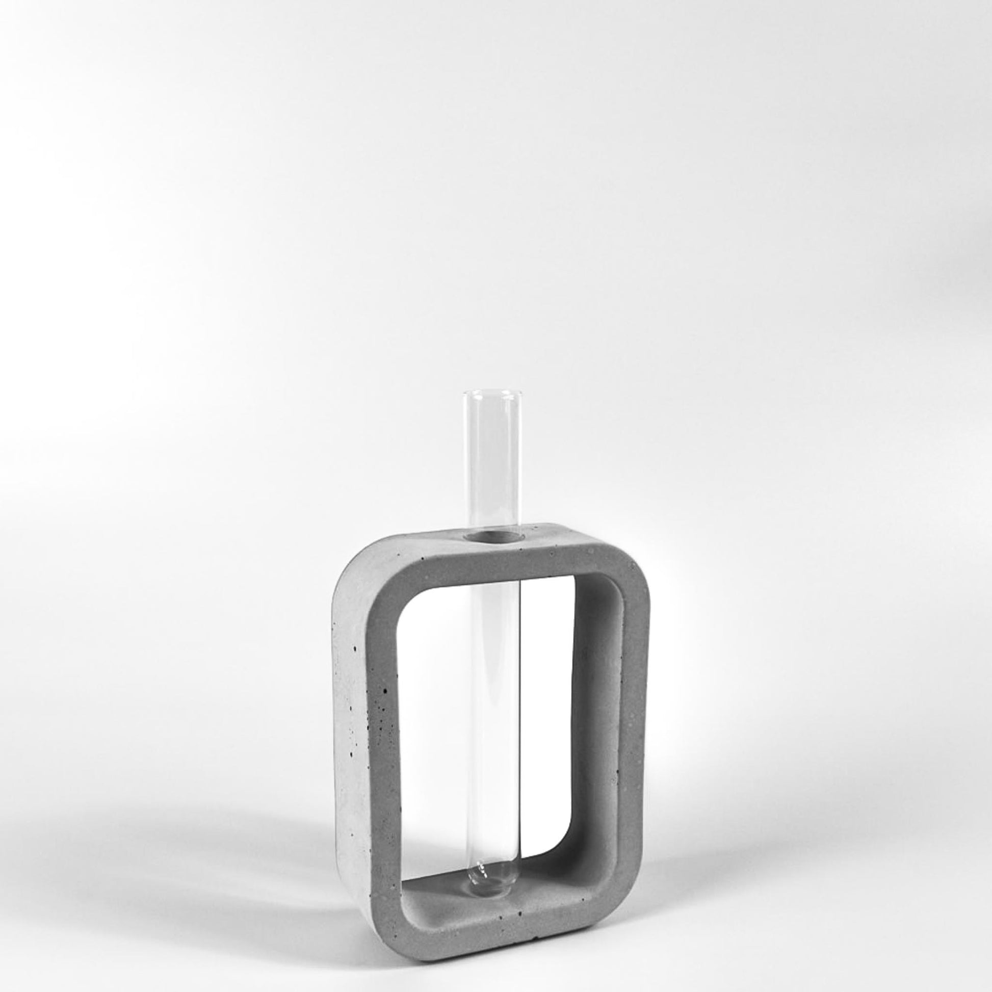 reagenzglas-vase-beton-rechteck-seitlich