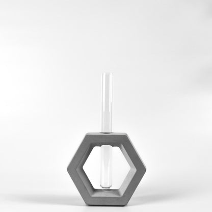 reagenzglas-vase-beton-sechseck-detail-glas