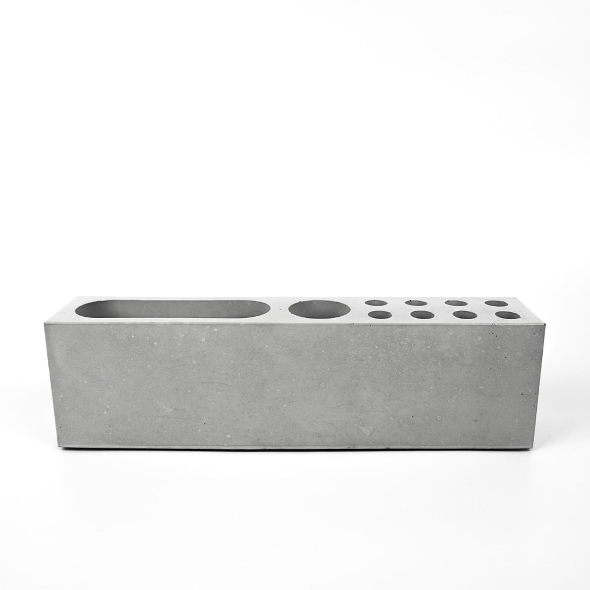 Rechteckiger Beton Stiftehalter für einen modernen Schreibtisch