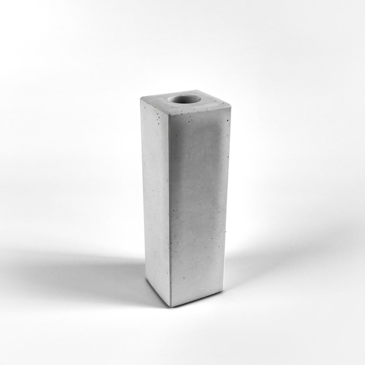 trockenblumen-vase-beton-eckig-gesamtansicht