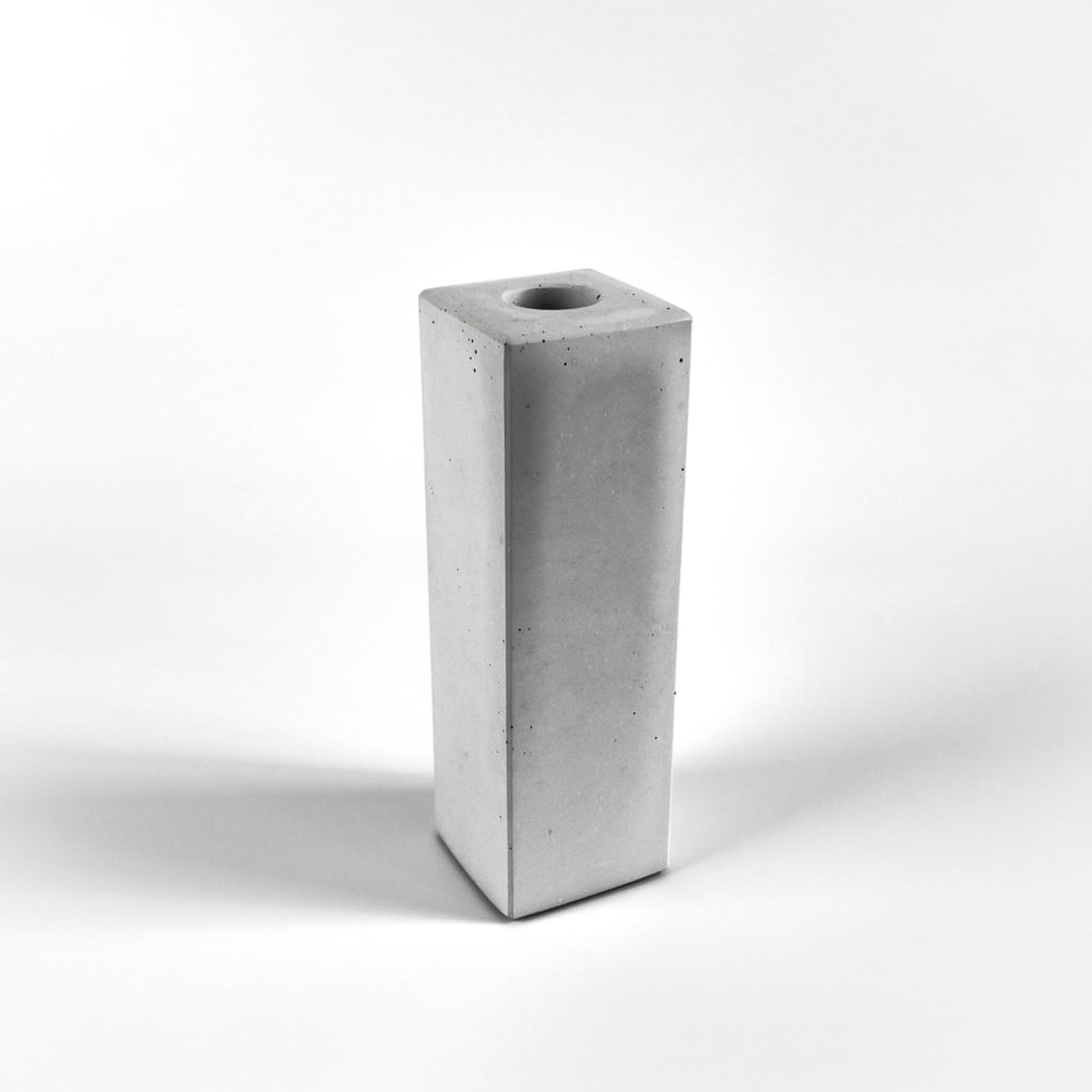 trockenblumen-vase-beton-eckig-gesamtansicht